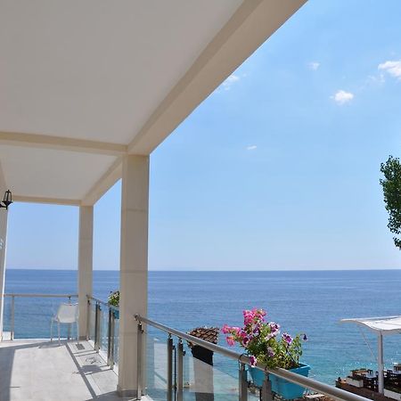 Guesthouse Riviera "Xh&M" Dhërmi Exterior foto