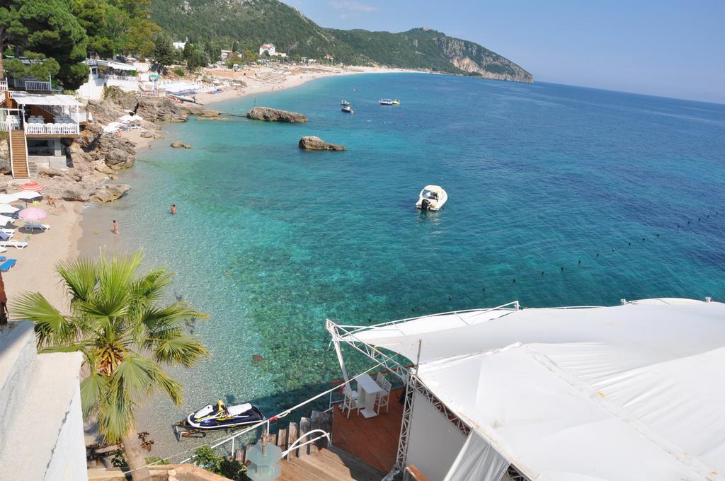 Guesthouse Riviera "Xh&M" Dhërmi Exterior foto